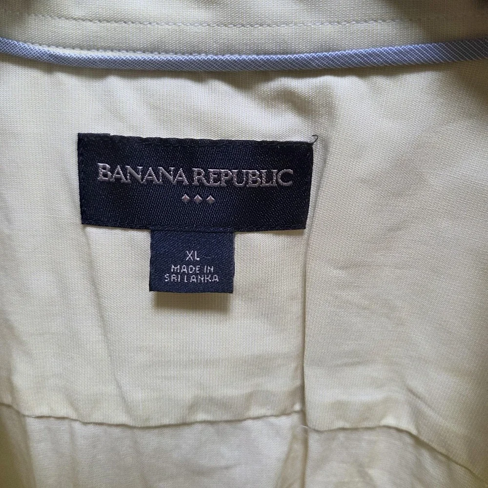 Banana Republic Shirt Mens XL Beige Solid Long Sleeve Pockets Button Up Casual